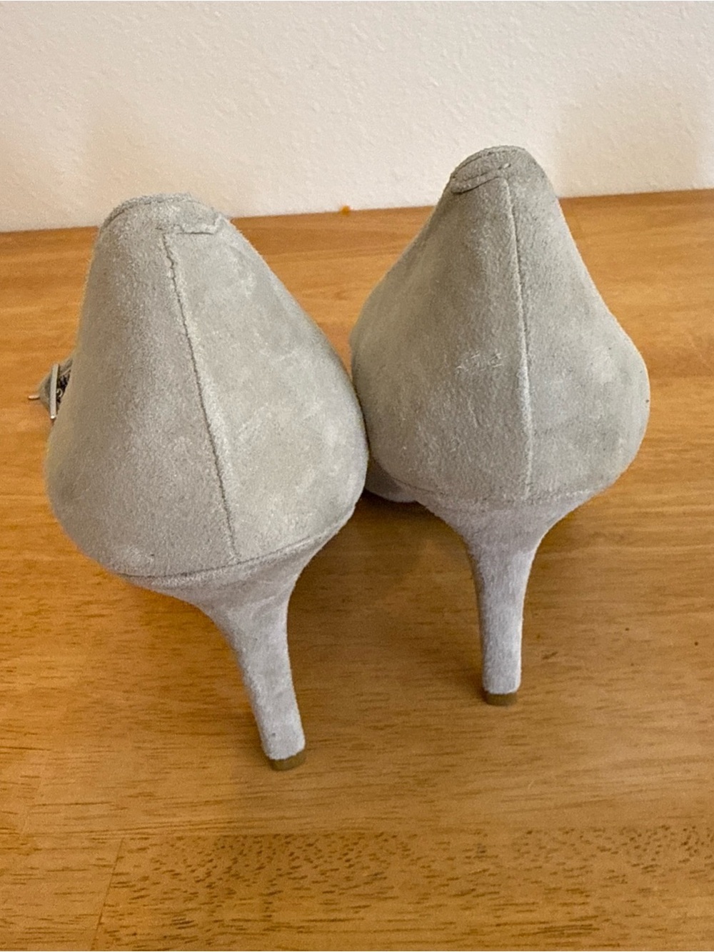 Michael Kors Taupe Beige Pointed Toe Heels Strap Buckle 8.5 4” Heel - Picture 5 of 9